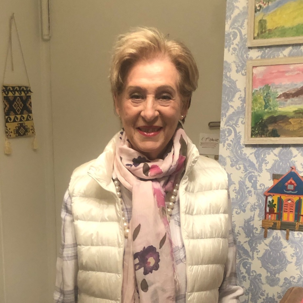 Meet your Posher, Gloria